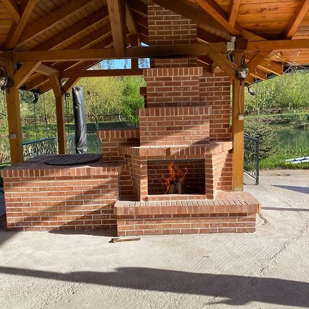 Moonlake Chalet Gainesti Extérieur photo