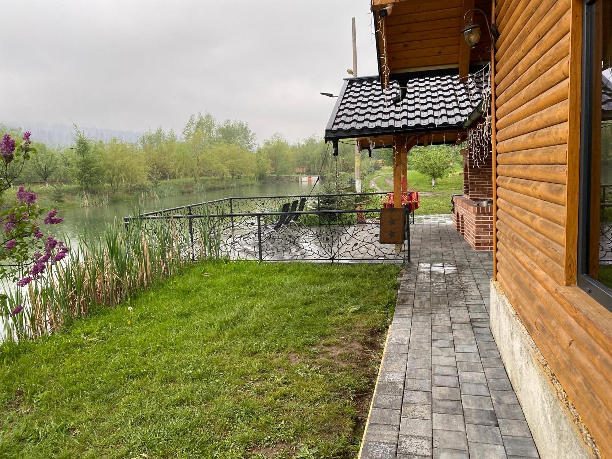 Moonlake Chalet Gainesti Extérieur photo