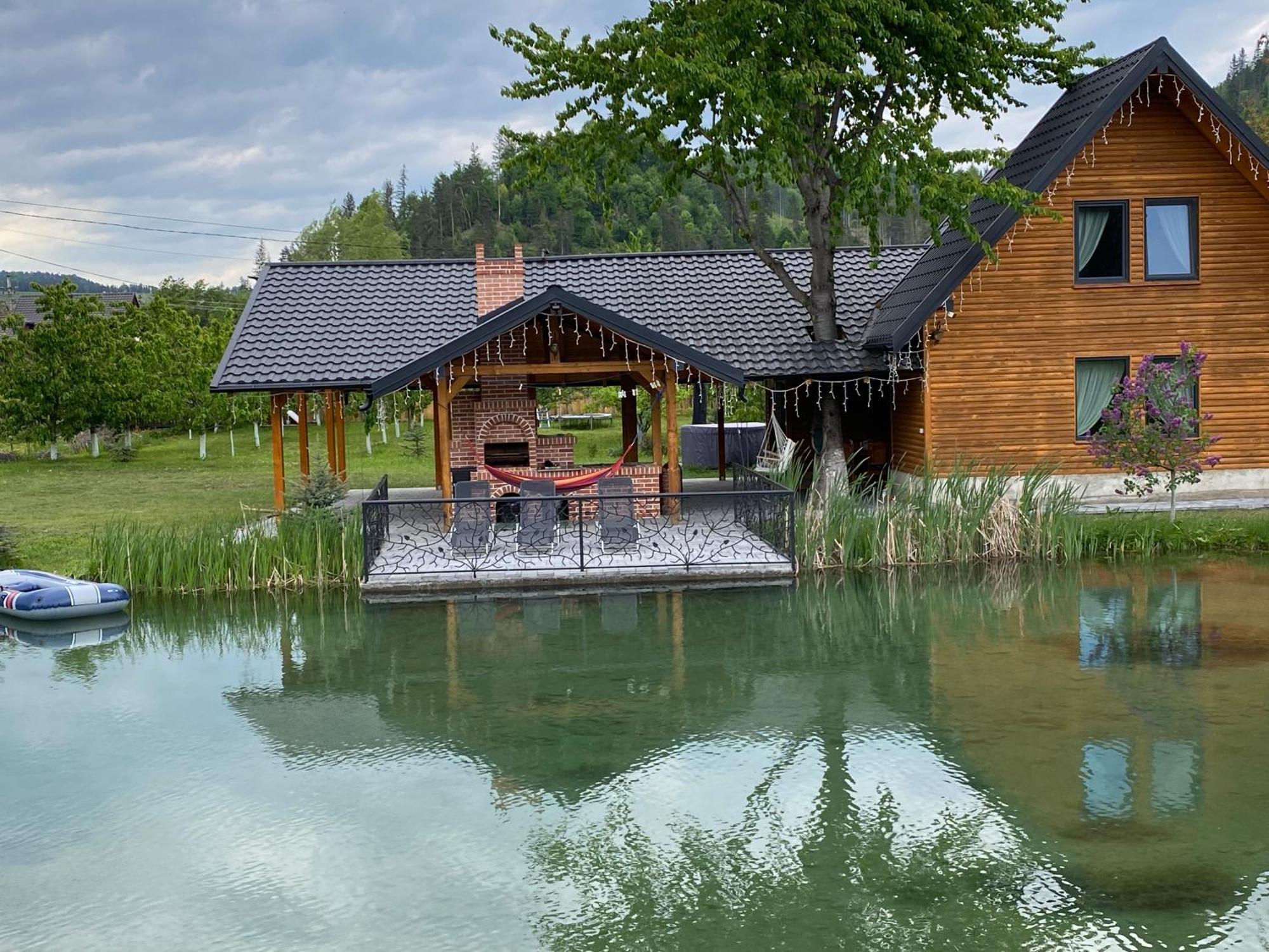 Moonlake Chalet Gainesti Extérieur photo
