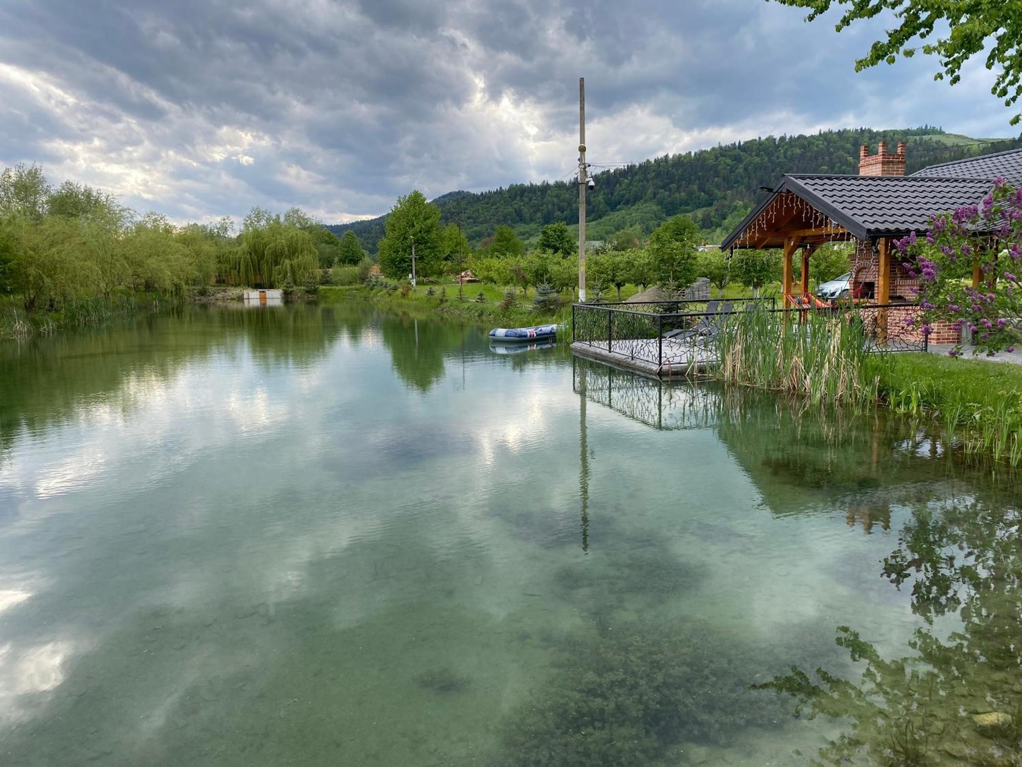 Moonlake Chalet Gainesti Extérieur photo