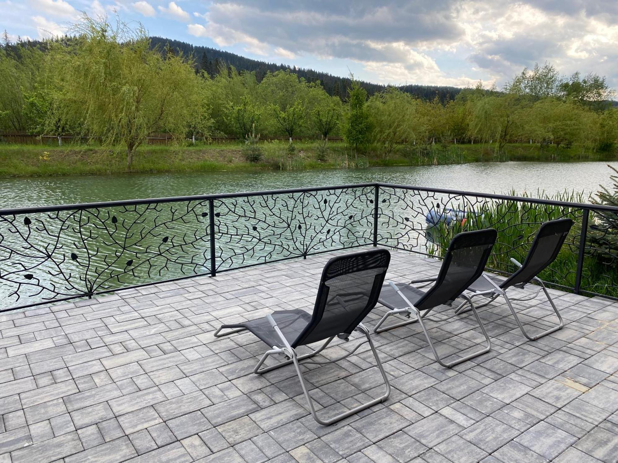Moonlake Chalet Gainesti Extérieur photo